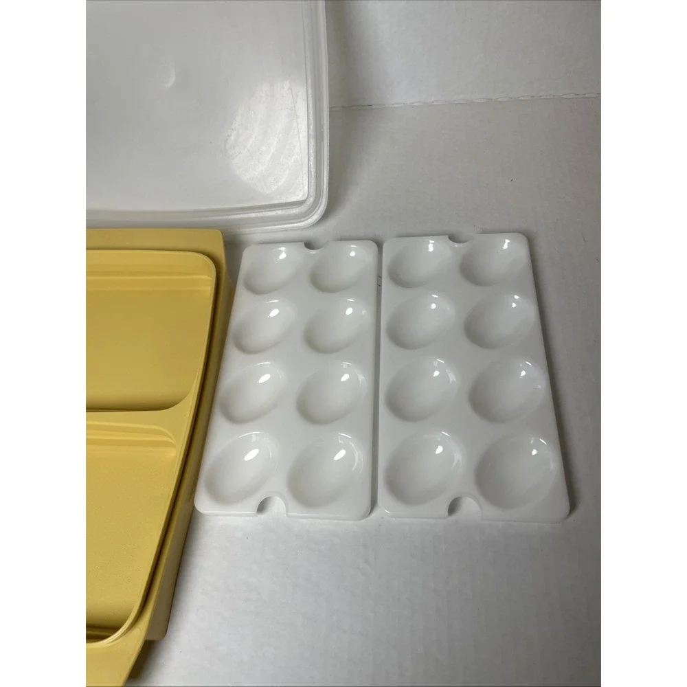 Tupperware Deviled Egg Keeper Carrier in Harvest Gold  723-1 USA